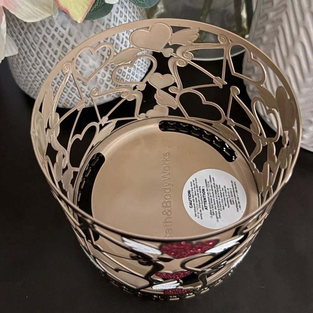 🆕🪉BATH & BODY WORKS LIMITED EDITION “CUPID LOVE” 3-WICK CANDLE HOLDER. NEW! - Picture 7 of 11